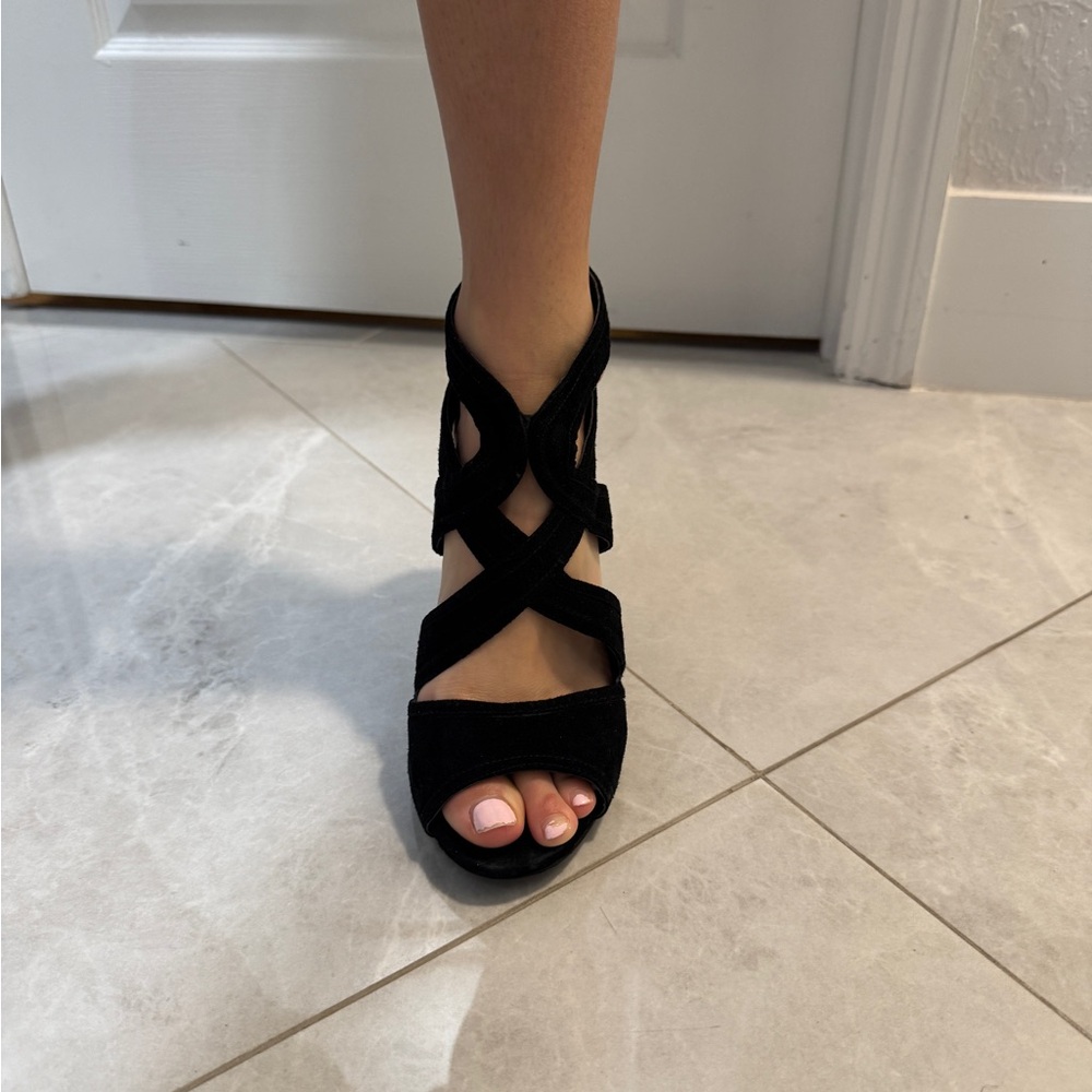 Steve Madden 8.5 Black Strappy Women's Sandals